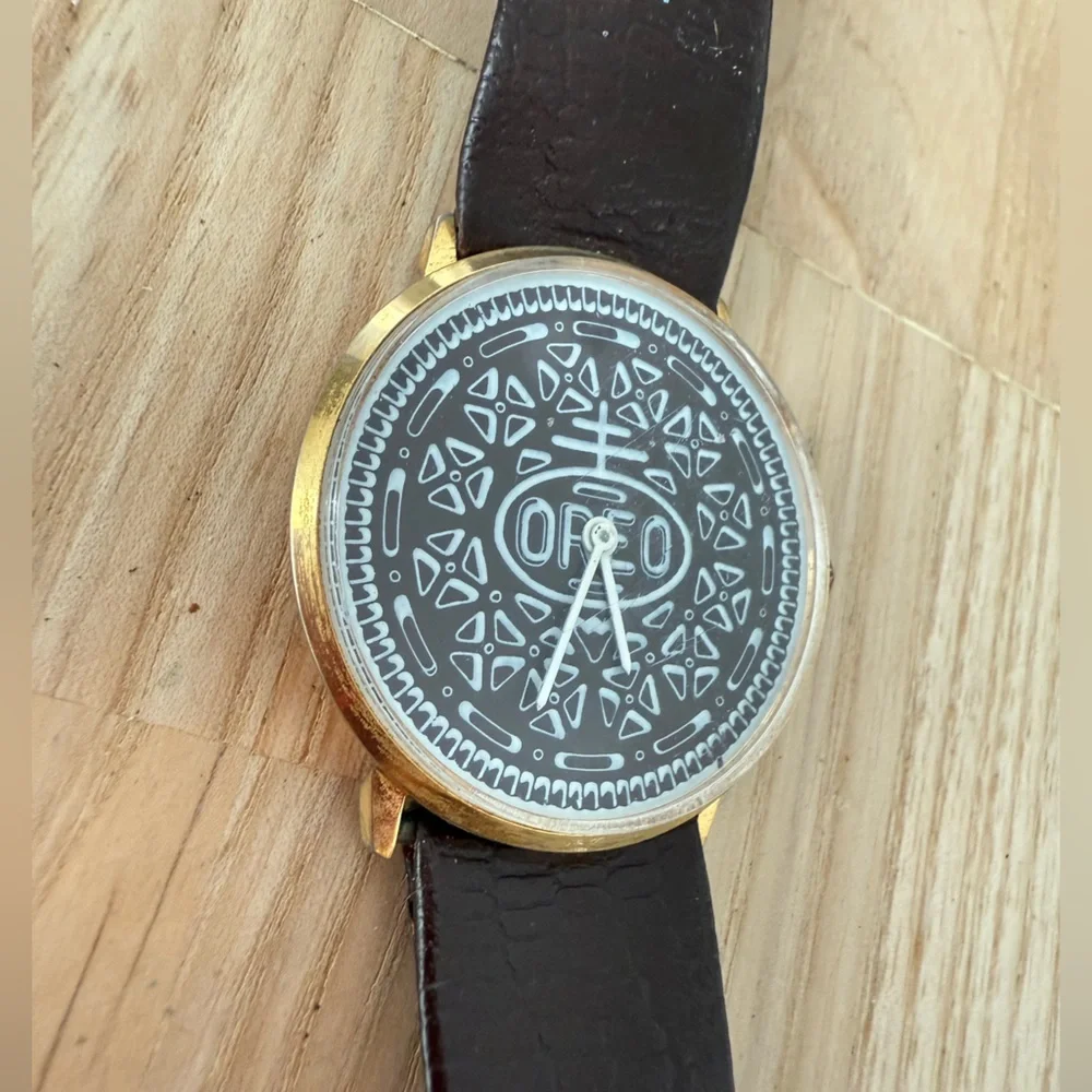 Vintage Oreo cookie Swiss made leather watch NEW BATTERY